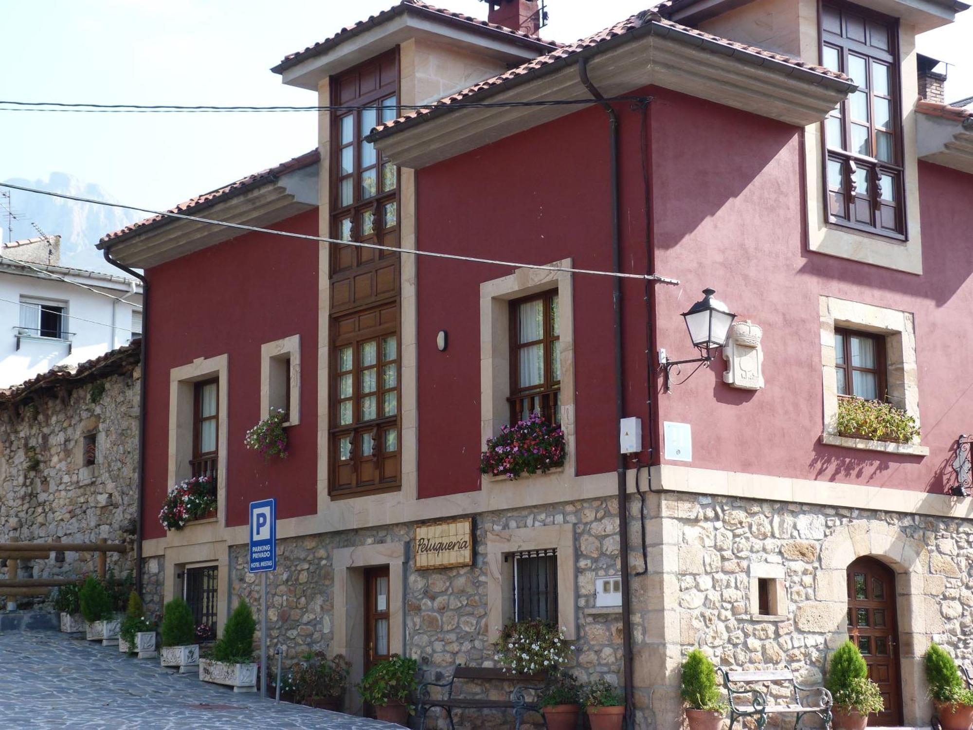 Hotel Mestas Arenas De Cabrales Extérieur photo